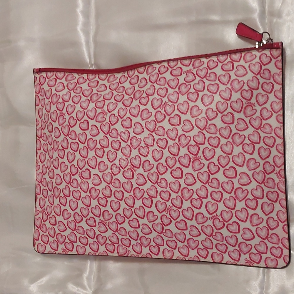 Authentic XL Coach Pink Heart Patterned Makeup Bag NWOT - Picture 3 of 5